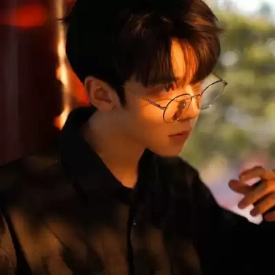 闻皎月
